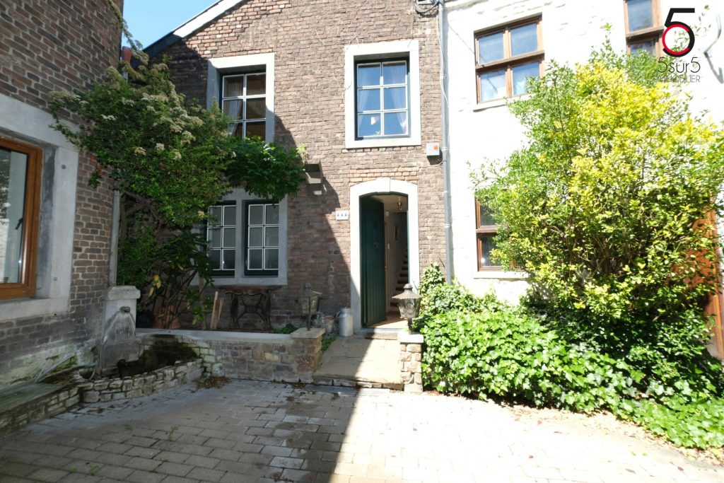 7710234_77854640.jpg