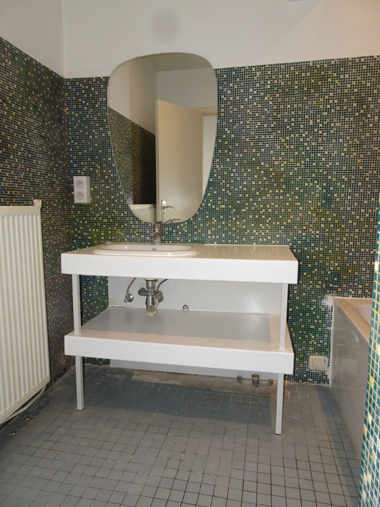6001066_50108560.jpg