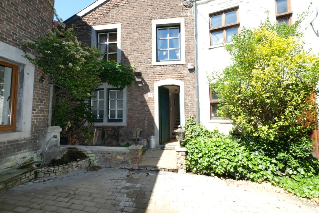 7710234_80050158.jpg